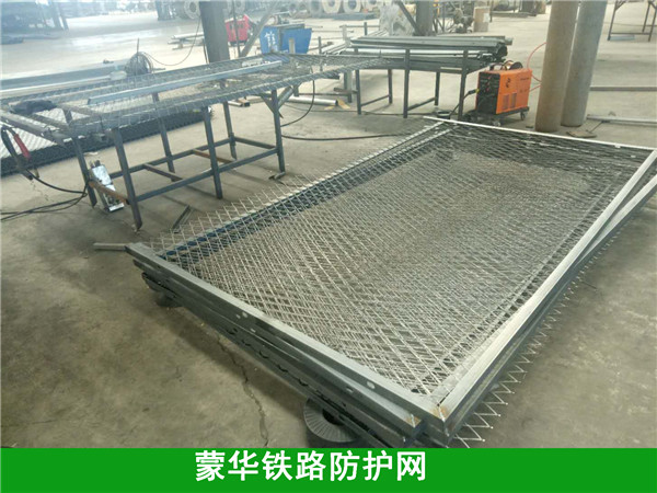 鐵路防護網(wǎng)圖片2